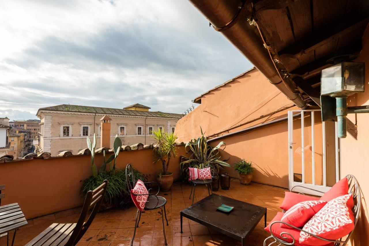 Amazing Penthouse With Private Terrace In Trastevere Rome Bagian luar foto